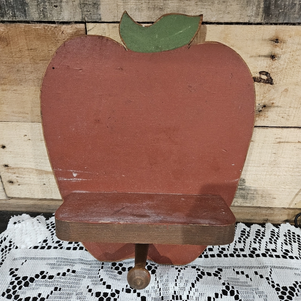 Vintage Cottagecore Apple Shelf